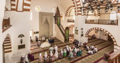Остановка на маршруте — мечеть Джума-Джами