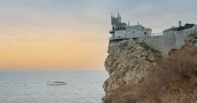 Экскурсия из Ялты: Три дворца: Ливадийский, Воронцовский, замок Ласто фото 16355
